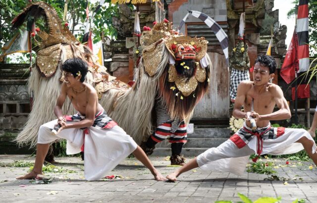 Tari Barong: Pesona dan Makna Budaya Tradisional Indonesia