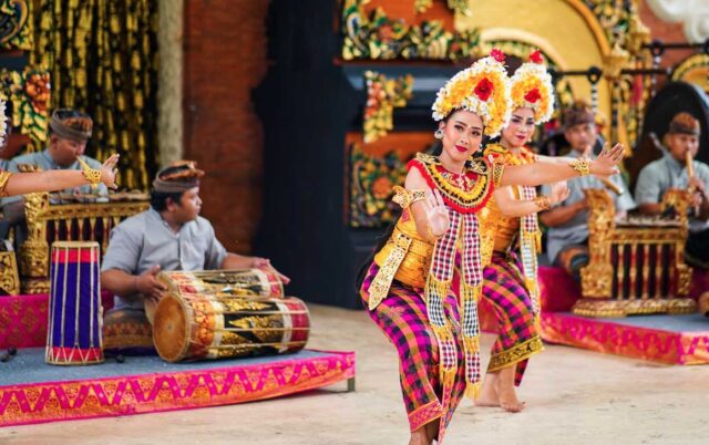 Tari Pendet: Keindahan dan Makna Budaya Tradisional Indonesia